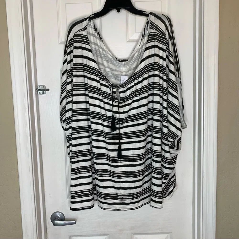 Lane Bryant Batwing Top Size 22/24 Black and White Stripes